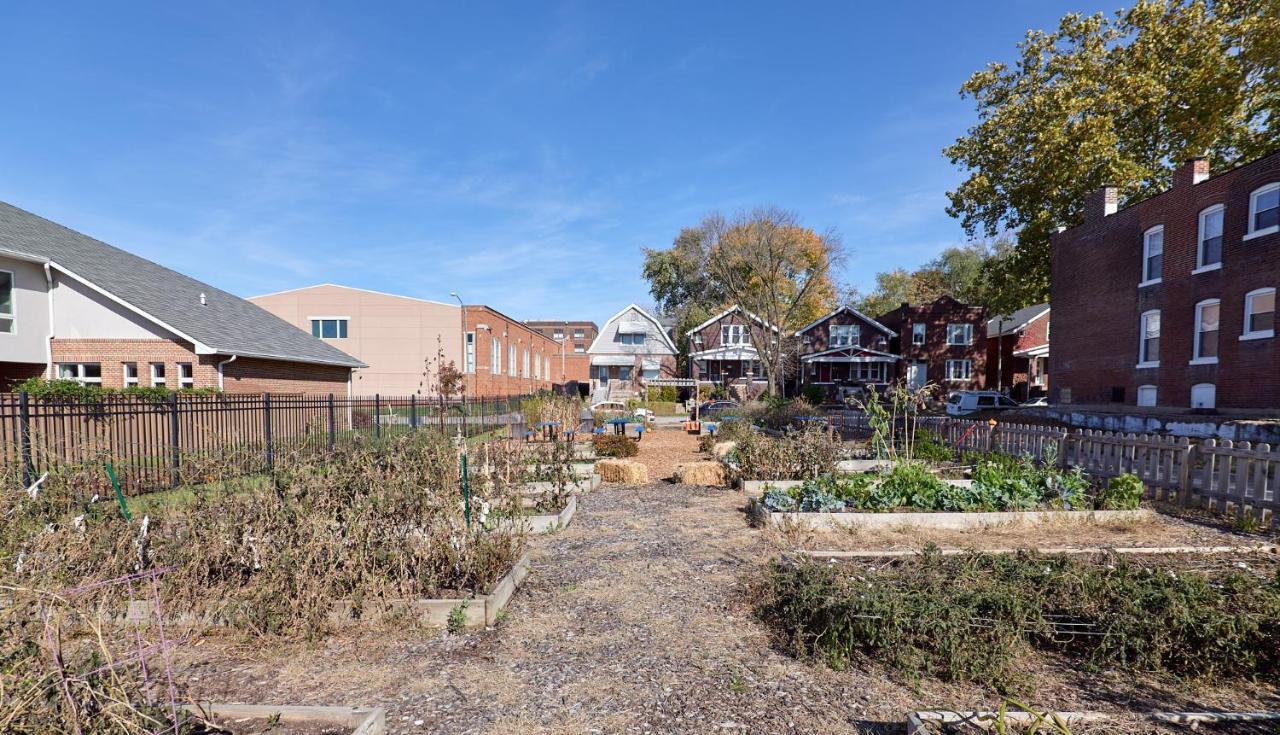 1 Bd Apt Near Forest Park, Science Center & Dining Tower Grove Esterno foto